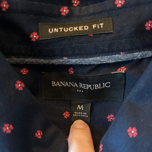 Banana Republic Men's Navy and Red Cotton Untucked Fit Button Down Shirt Size M - Picture 4 of 9